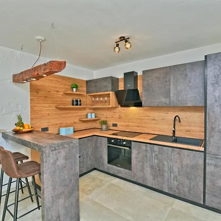 2140 * Marusici (Istria)
